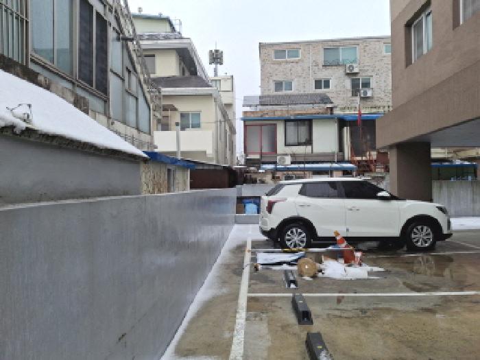 건물 뒷쪽 모습