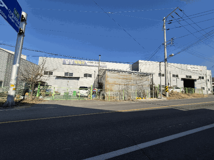 본건 전경 (본건 동측에서 촬영)