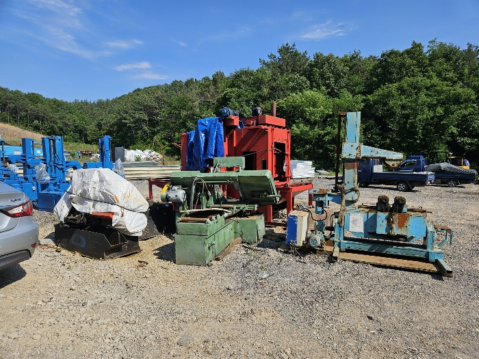 본건 지상소재 방치된 기계기구 등(평가외)