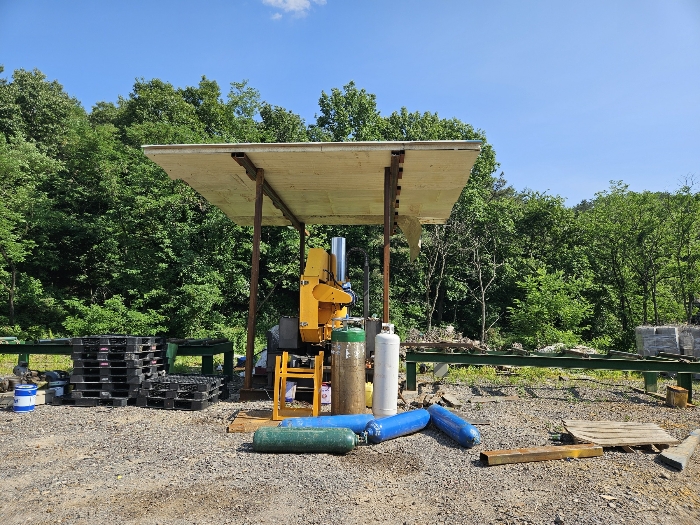 본건 지상소재 비가림(가설시설물) 및 기계기구(평가외)