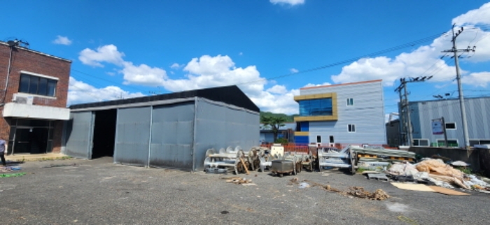 본건 및 주변, 제시외 시설물