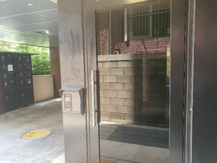 본동 공동출입구