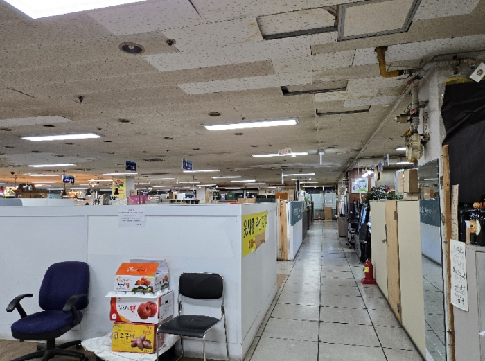  지1층 상가 내부 환경