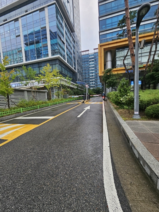 지하주차장 출입구