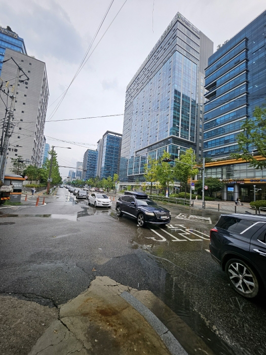 동측 인접도로 주위환경