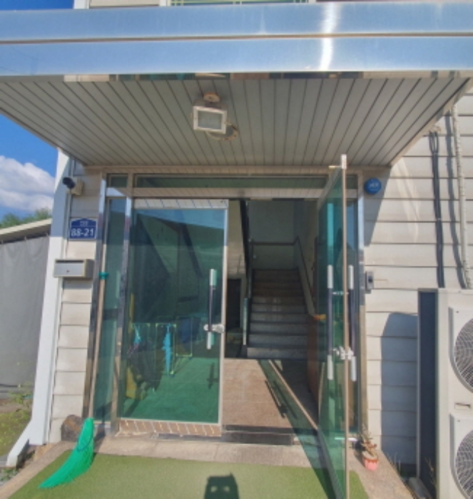 현장사진(건물 출입구 현관)