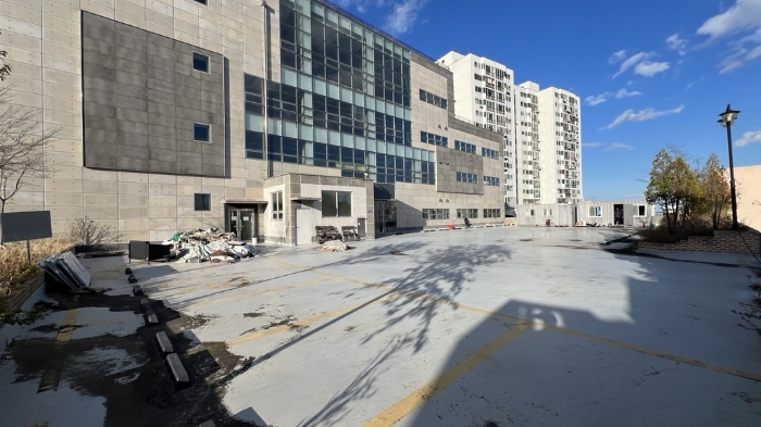 본건 4층 외부전경