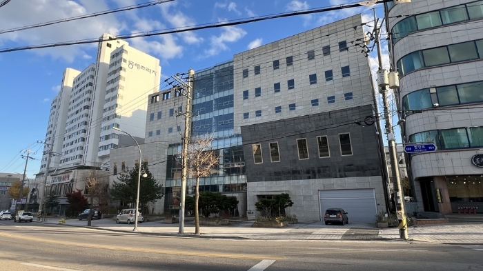 본건 북서층 전경