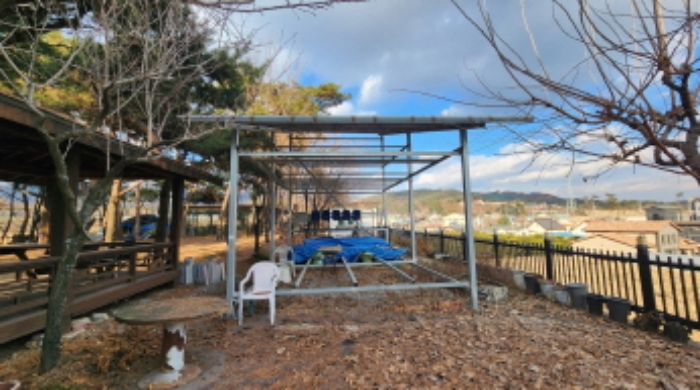 제시외 경량철골조태양열 지붕 창고