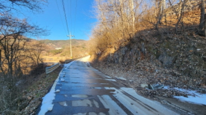 본건 13 전경, 일부 도로 및 구거로 이용중임.