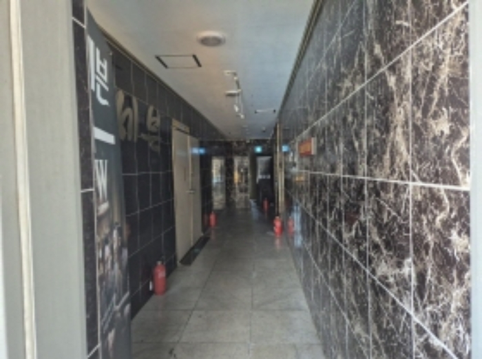 목록 3, 2층 내부 복도