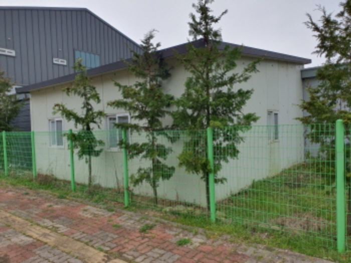 본건지상 제시외 건물(창고, 도면: ㄱ부분)전경