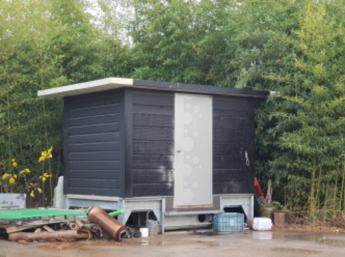 부동산표시 2번지상 제시외 건물(창고)전경