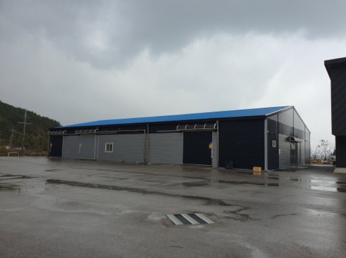 부동산표시 3번 건물(공장 1층 517.7㎡ )전경