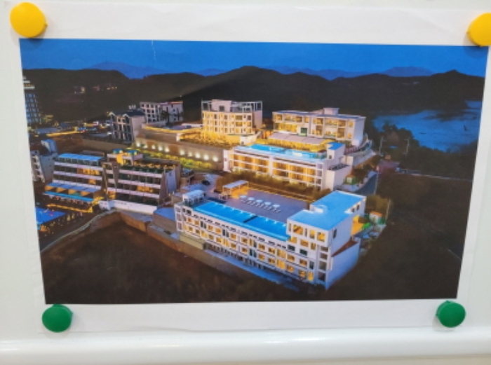 본건 주변 전경이며 리조트로 형성되어 있고 본건은 우측 하단 건물임.