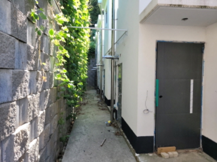 물건1번, 숙박시설 후면부 전경