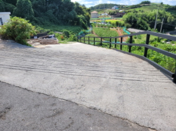 물건5번, 전경으로 본건 진입로 부분에 해당됨.