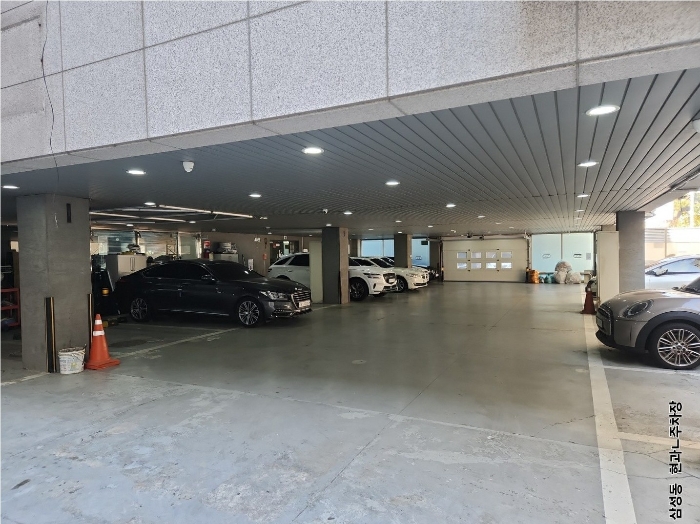본건 주차장