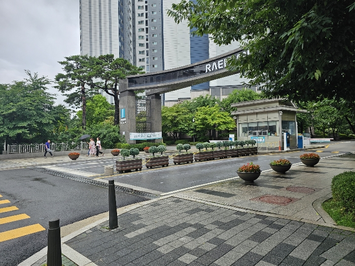 [단지 출입구 1]