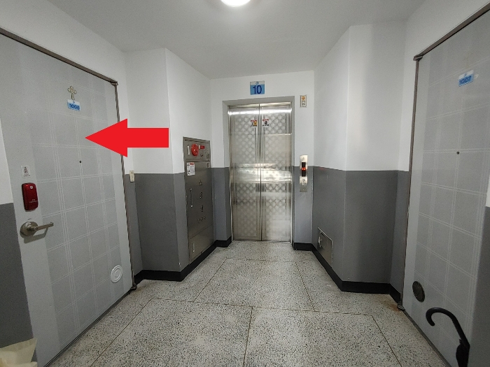 본건 앞 복도 등