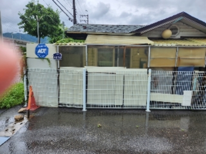 목록15 공장 건물 입구 도로명 주소 표지