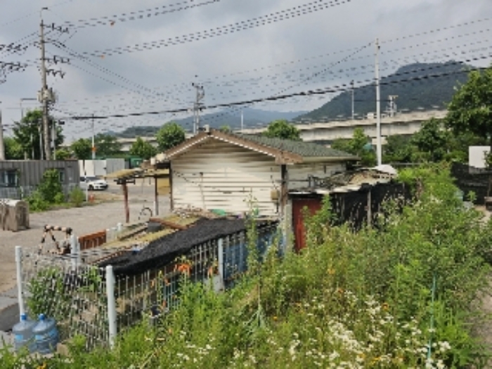 목록14 토지 지상 소재 차양 등