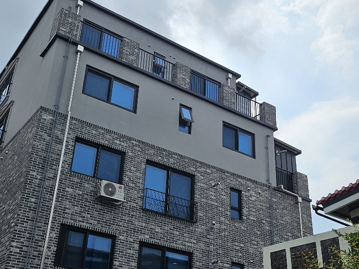 본건 북동측 앞에서 촬영