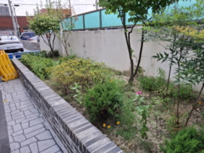 1층 화단 모습