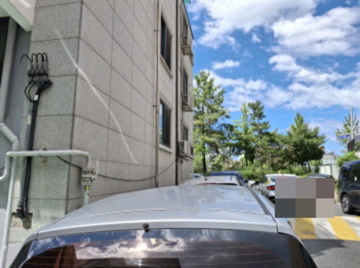 건물 좌측 모습