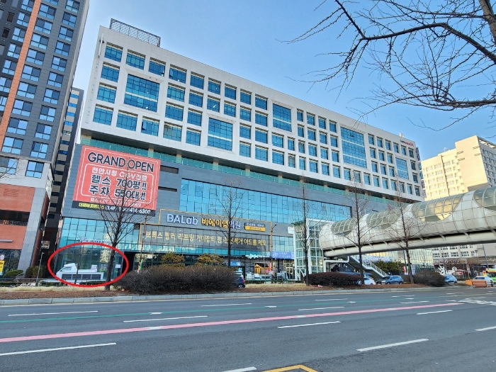 【본건 및 전체전경-동측에서촬영】