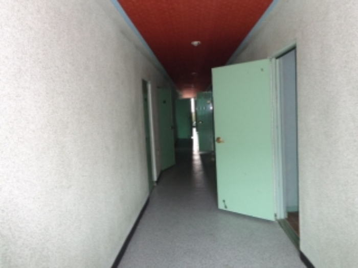 [목록 2] 남쪽에서 바라본 지상 4층 복도의 모습