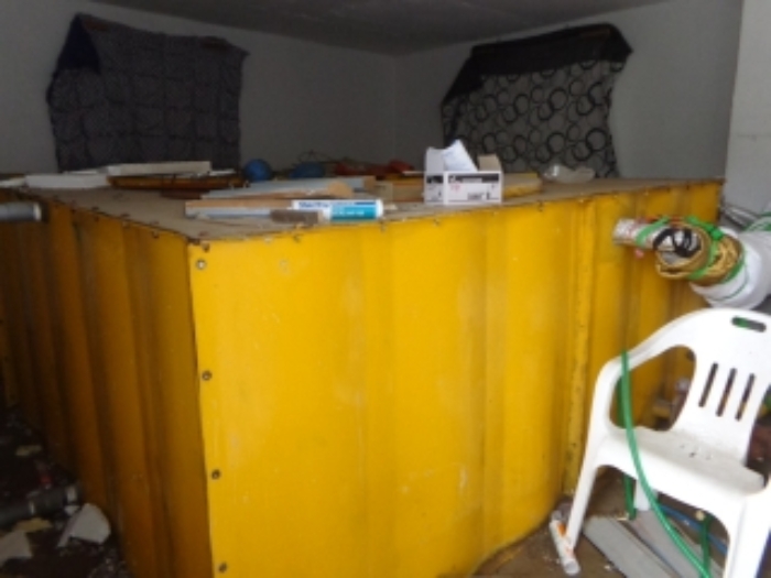 [목록 2] 옥상에 있는 물탱크 시설의 모습