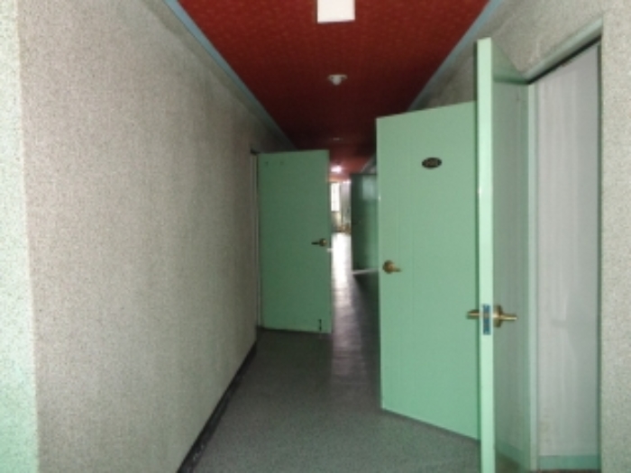 [목록 2] 남쪽에서 바라본 지상 2층 복도의 모습