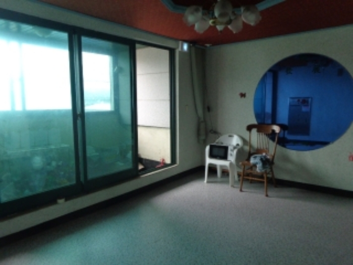 [목록 2] 지상 4층 북쪽 복도 끝의 모습