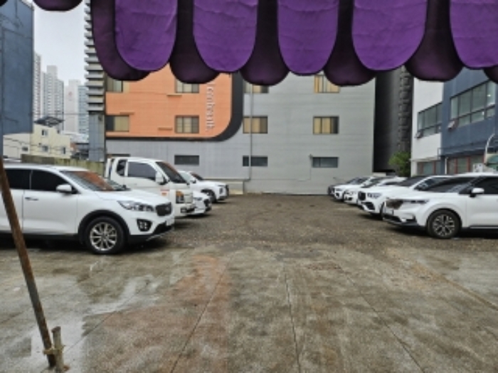 부산광역시 연제구 과정로 167 지상건물 철거 후 나대지 상태 외부전경