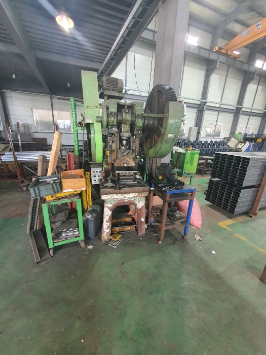 제시외 동산(기계기구)