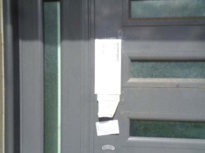 소재지12(사계남로50번길 19-2) 제시건물 현관 안내문 부착 사진