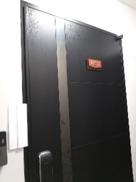 세대출입문[201호]