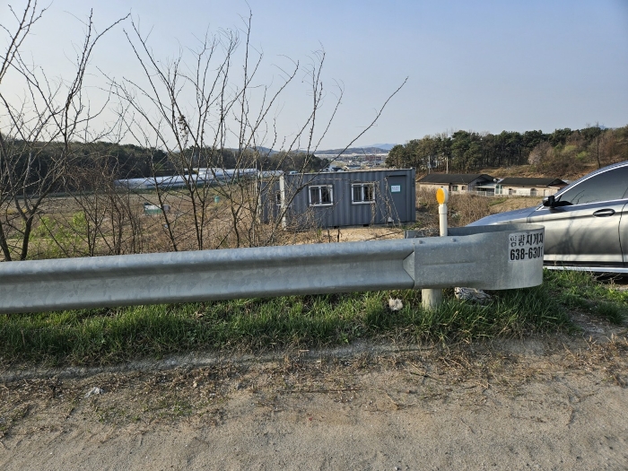 기호1 및 지상 적치물