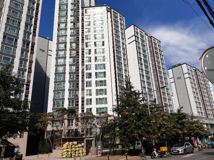 수성롯데캐슬더퍼스트 103동 전경