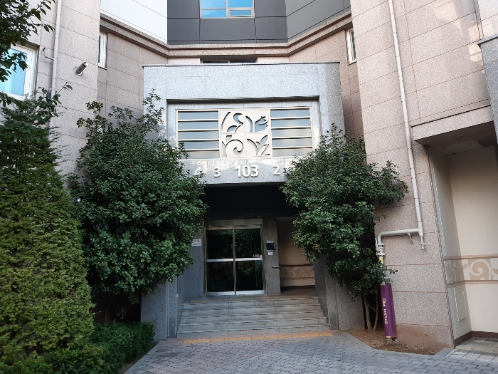 수성롯데캐슬더퍼스트 103동 9층 903호 공동출입구