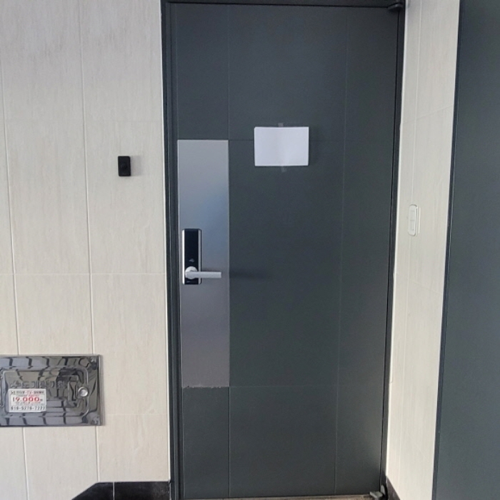 2층 전유부분 출입구 전경