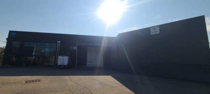 목록 1 토지 및 목록 2 건물, 토지상 제시외 천막조 가시설물 전경(2)