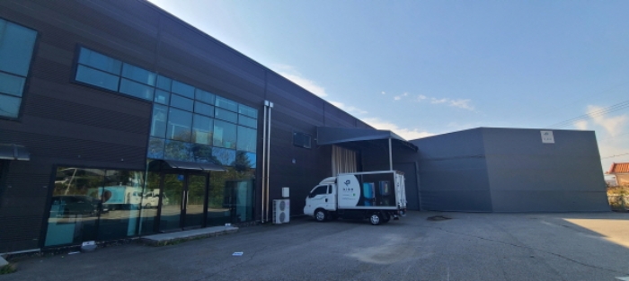 목록 1 토지 및 목록 2 건물, 토지상 제시외 천막조 가시설물 전경(3)