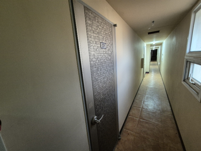 본건 기호 가 2층 복도전경