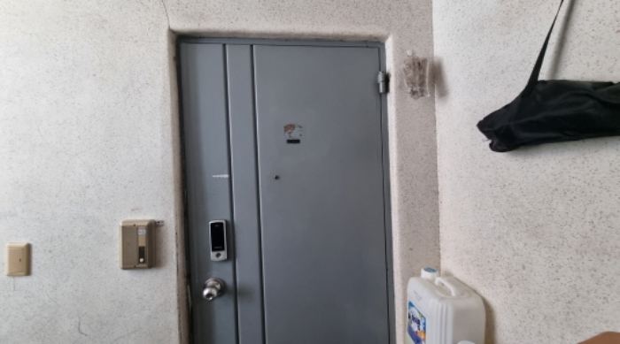 목록 4. 건물의 101호 현관(지층)