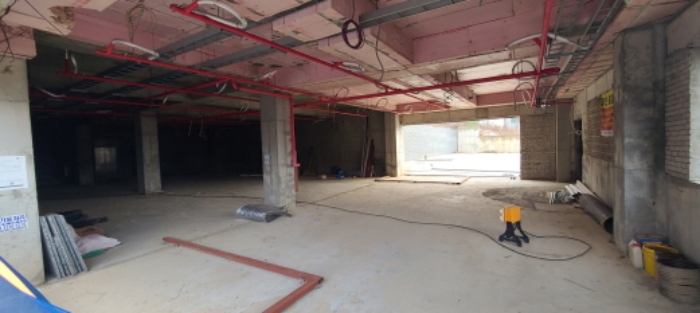 목록 4 건물 지하1층 내부 전경