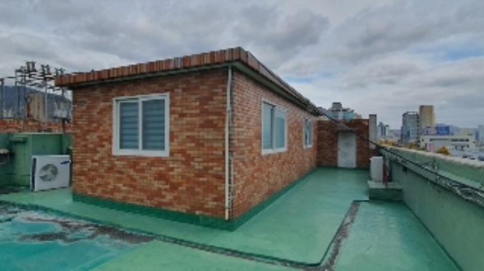 본건 제시건물(가) 6층 외부 사진