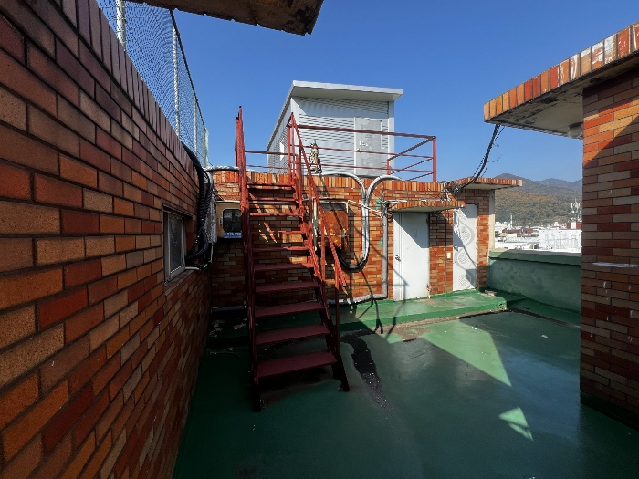 본건 포함 옥탑부 계단실 및 E/V실 모습