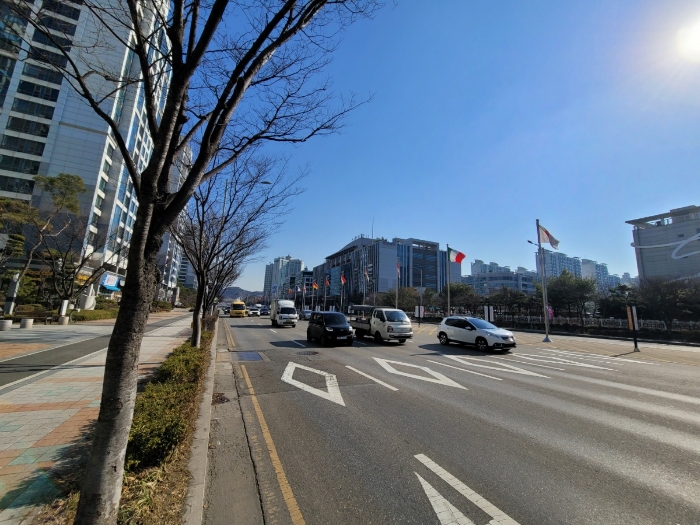 본건 남서측에서